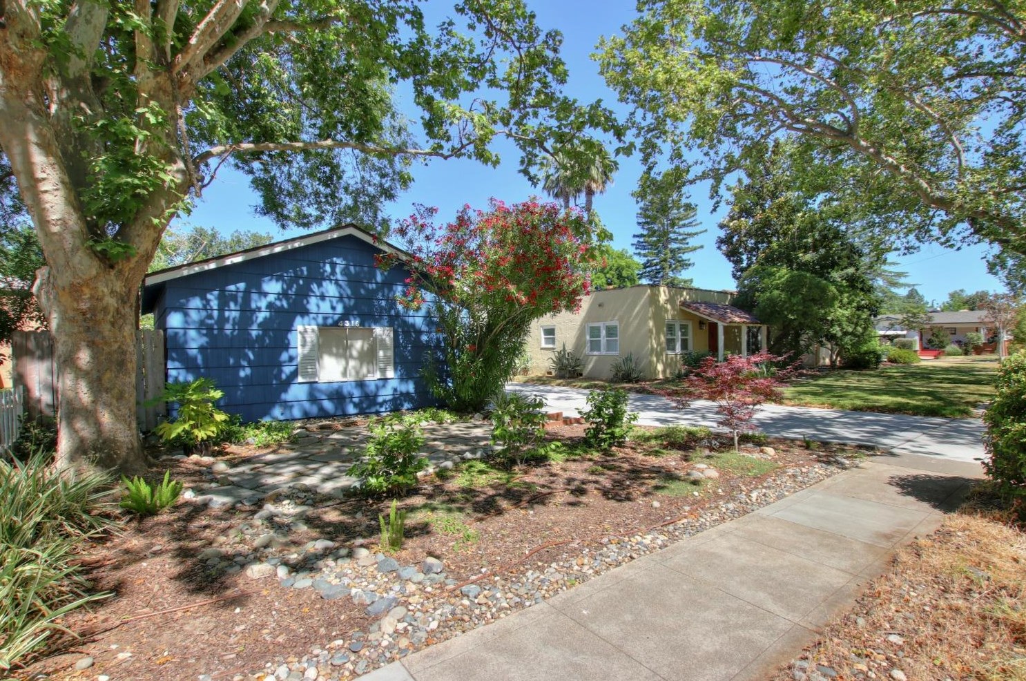 4316 55th St, Sacramento CA  95820-4149 exterior