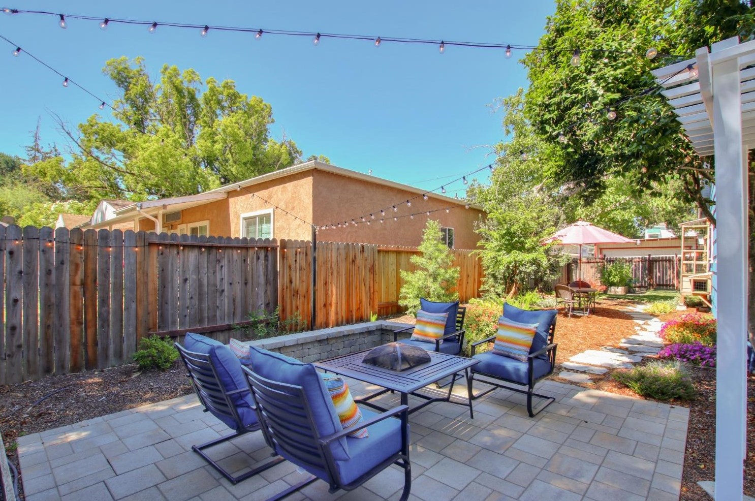 4316 55th St, Sacramento CA  95820-4149 exterior