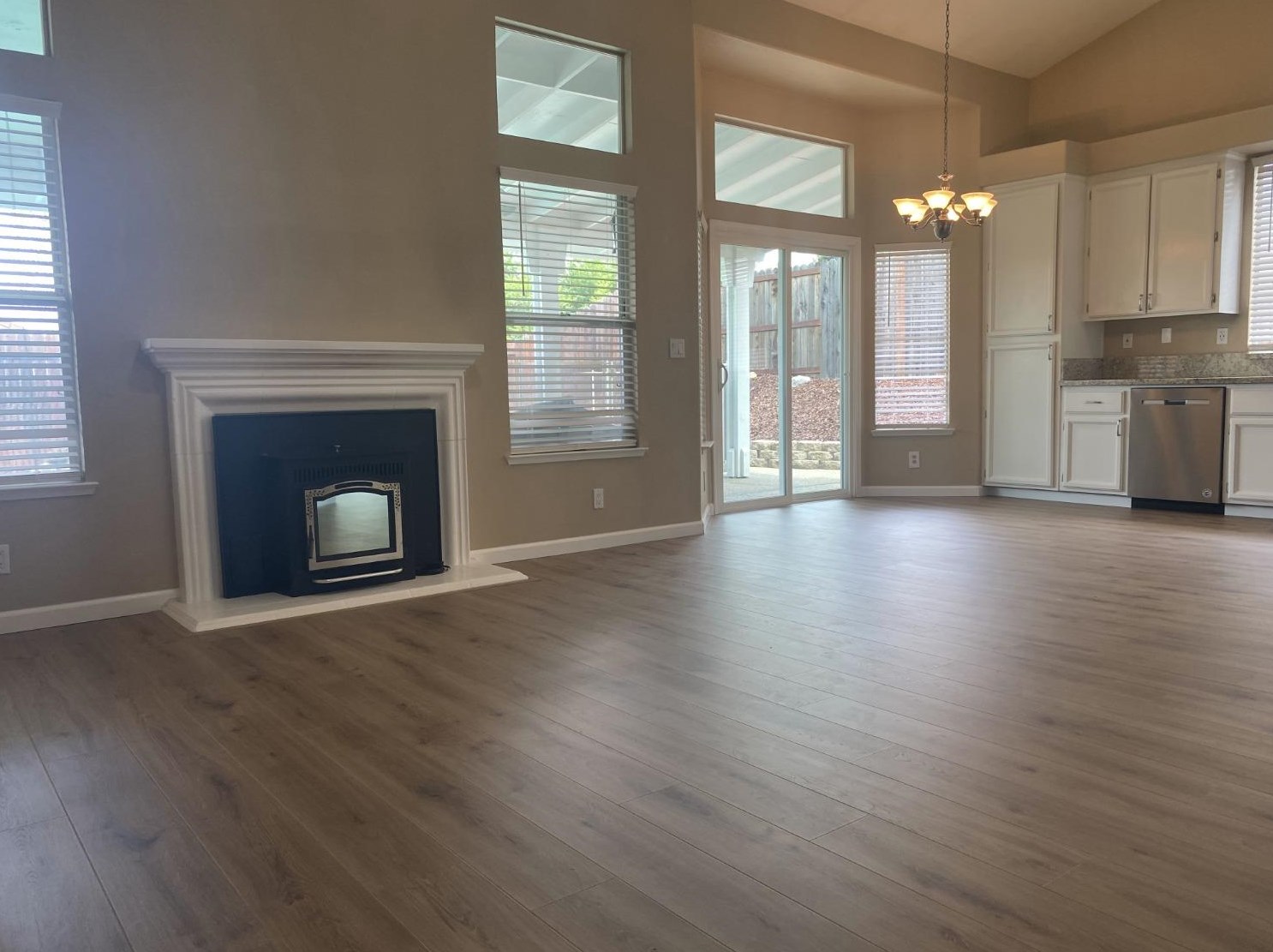 5638 Onyx Dr, Rocklin CA  95677-4742 exterior