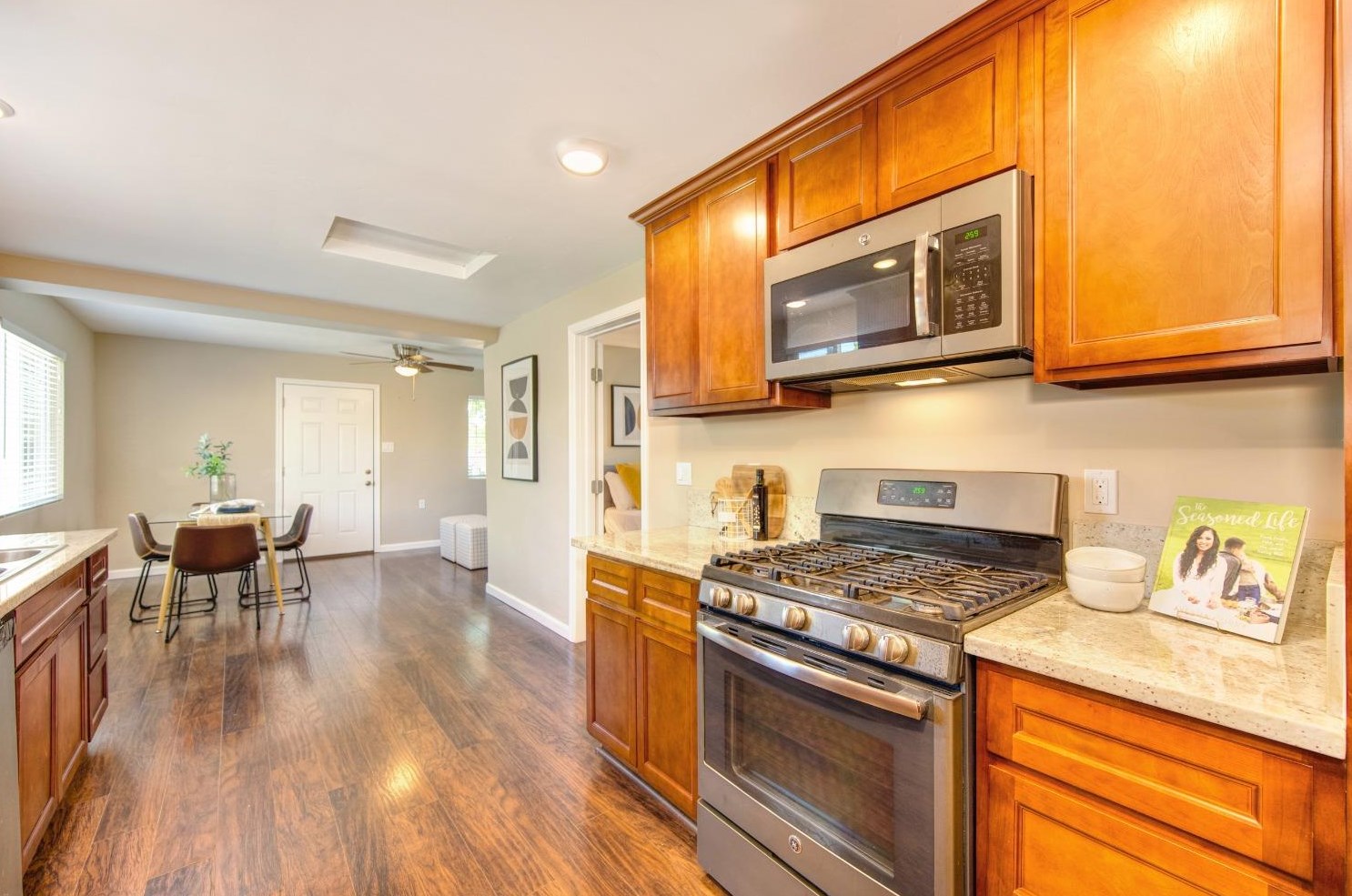 128 Birch St, Roseville CA  95678-2576 exterior