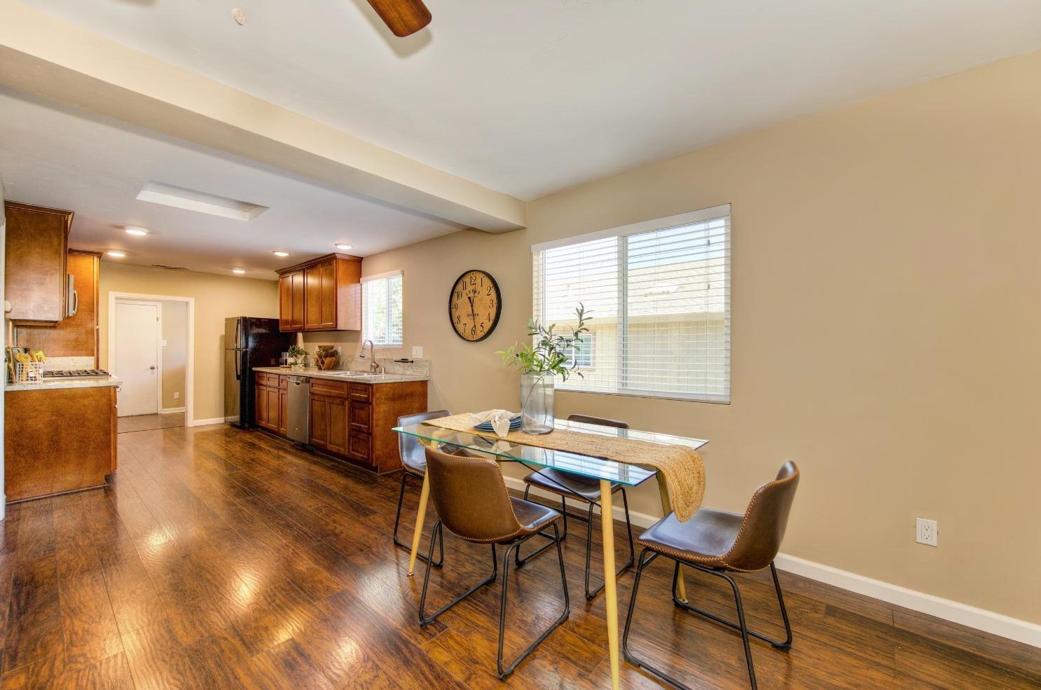 128 Birch St, Roseville CA  95678-2576 exterior