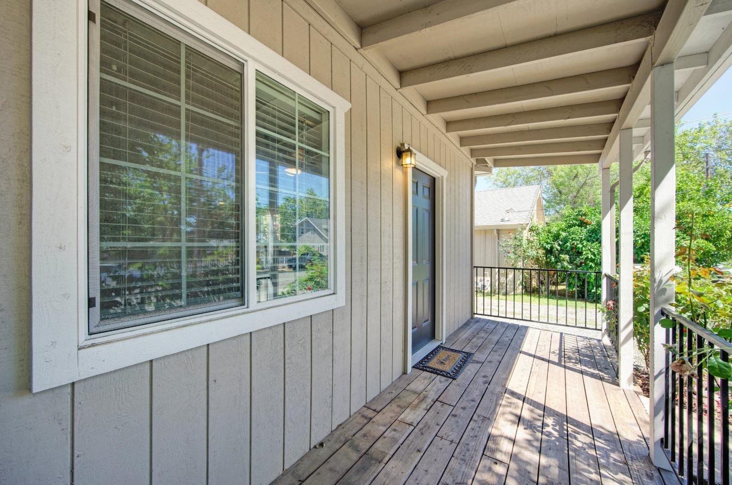 128 Birch St, Roseville CA  95678-2576 exterior