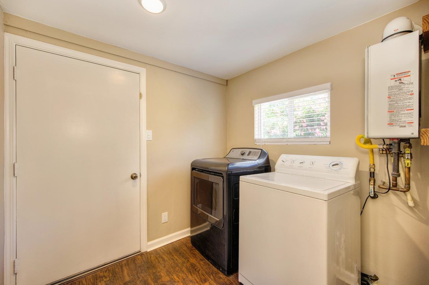 128 Birch St, Roseville CA  95678-2576 exterior