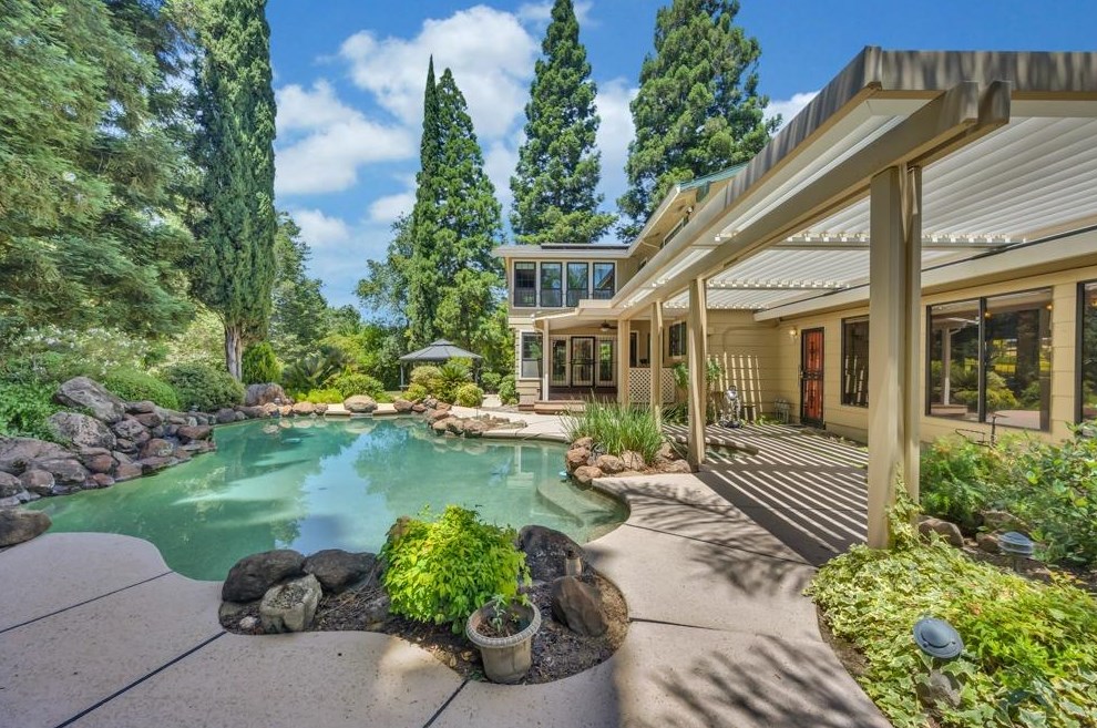 8844 Fargo Ln, Roseville CA  95746-9671 exterior