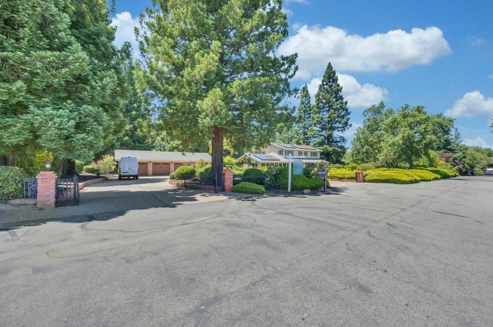 8844 Fargo Ln, Roseville CA  95746-9671 exterior