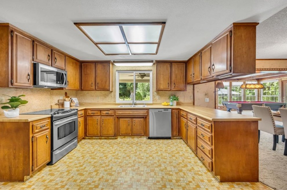 8844 Fargo Ln, Roseville CA  95746-9671 exterior