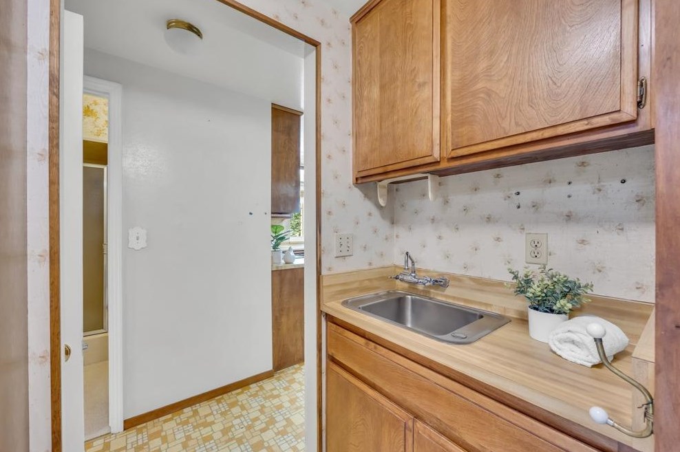 8844 Fargo Ln, Roseville CA  95746-9671 exterior