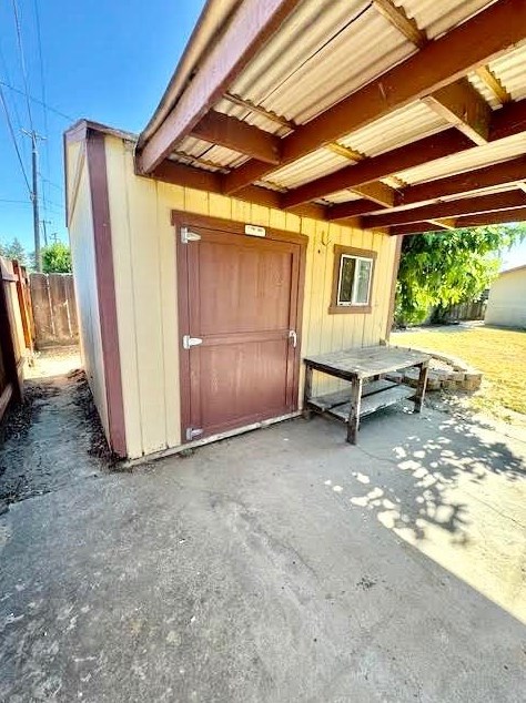 535 East Ave, Livingston CA  95334-1820 exterior