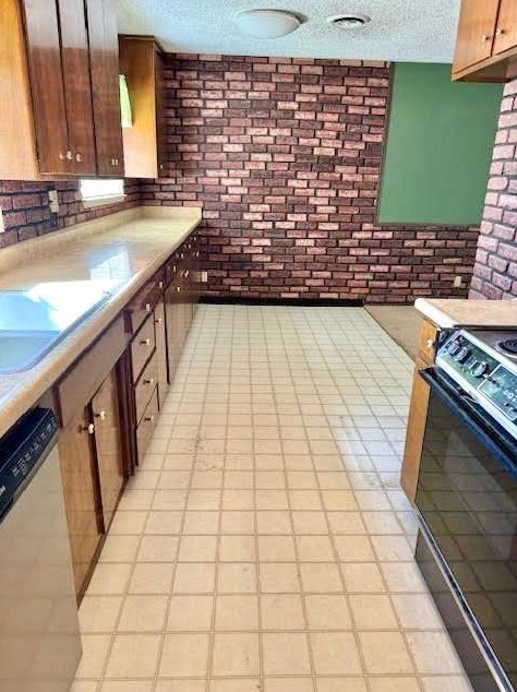 535 East Ave, Livingston CA  95334-1820 exterior
