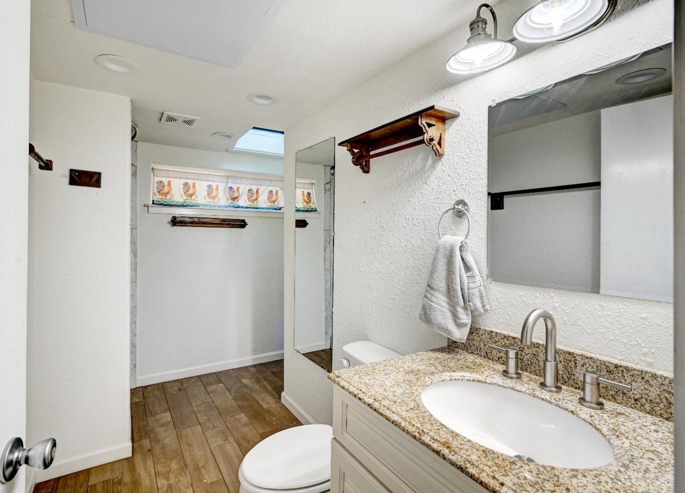 21802 Crystal Lake Dr, Sonora CA  95370-9113 exterior