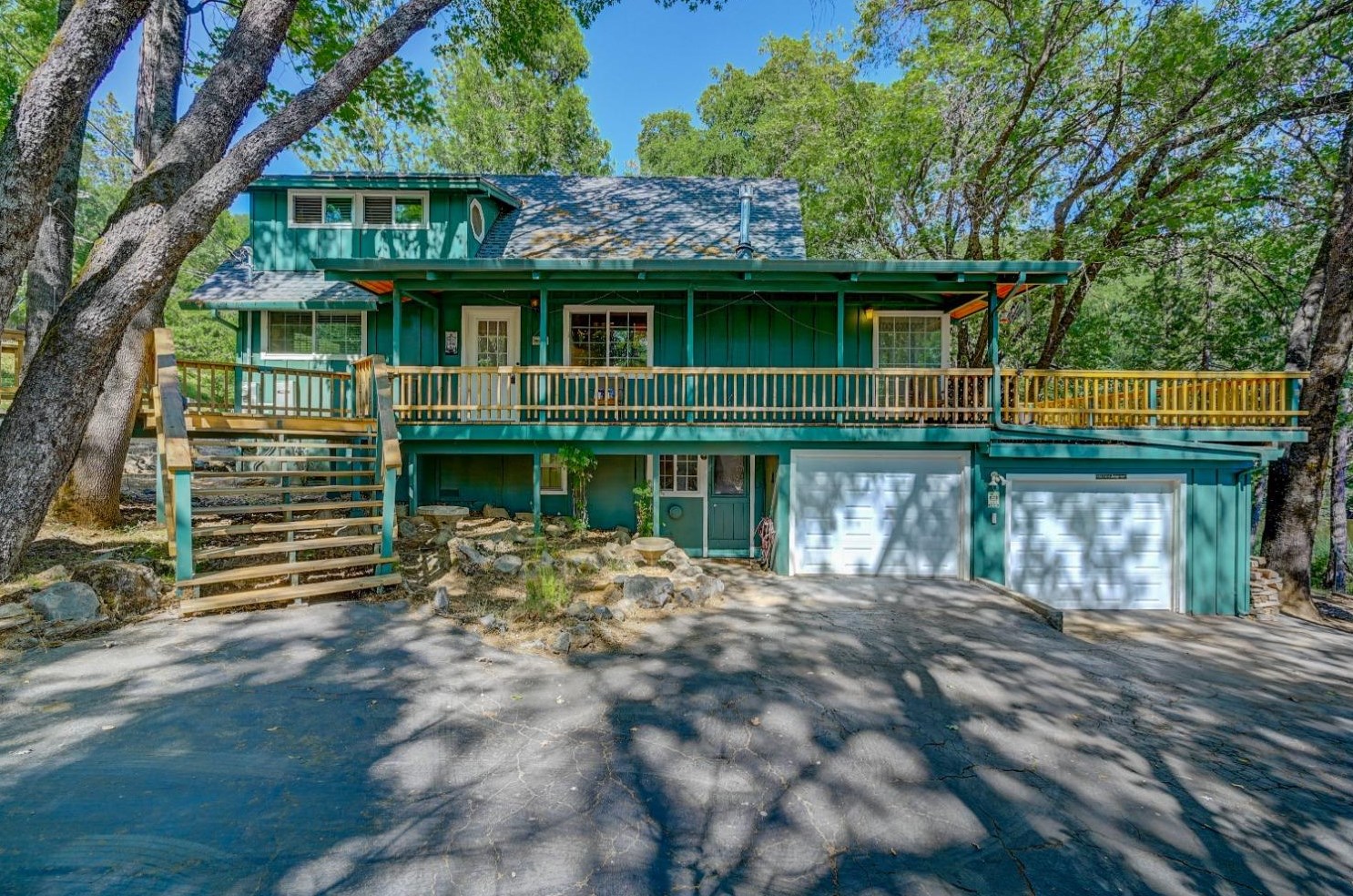 21802 Crystal Lake Dr, Sonora CA  95370-9113 exterior