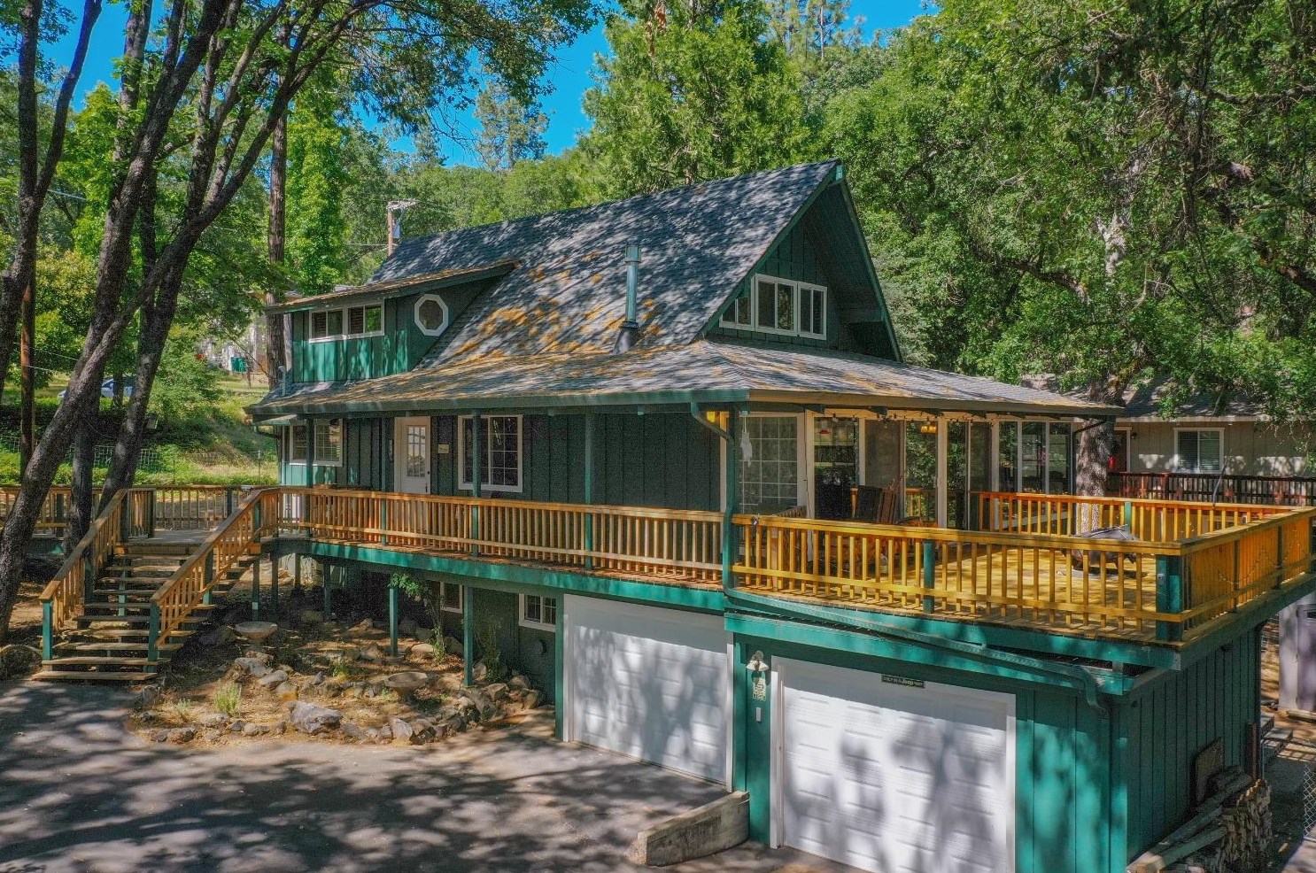 21802 Crystal Lake Dr, Sonora CA  95370-7902 exterior