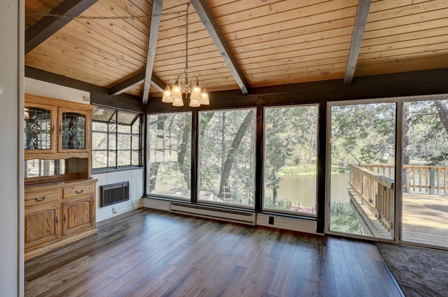 21802 Crystal Lake Dr, Sonora CA  95370-9113 exterior