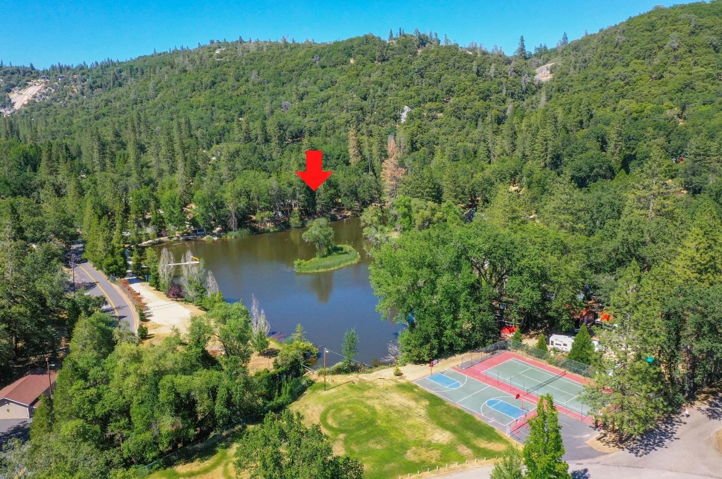 21802 Crystal Lake Dr, Sonora CA  95370-9113 exterior