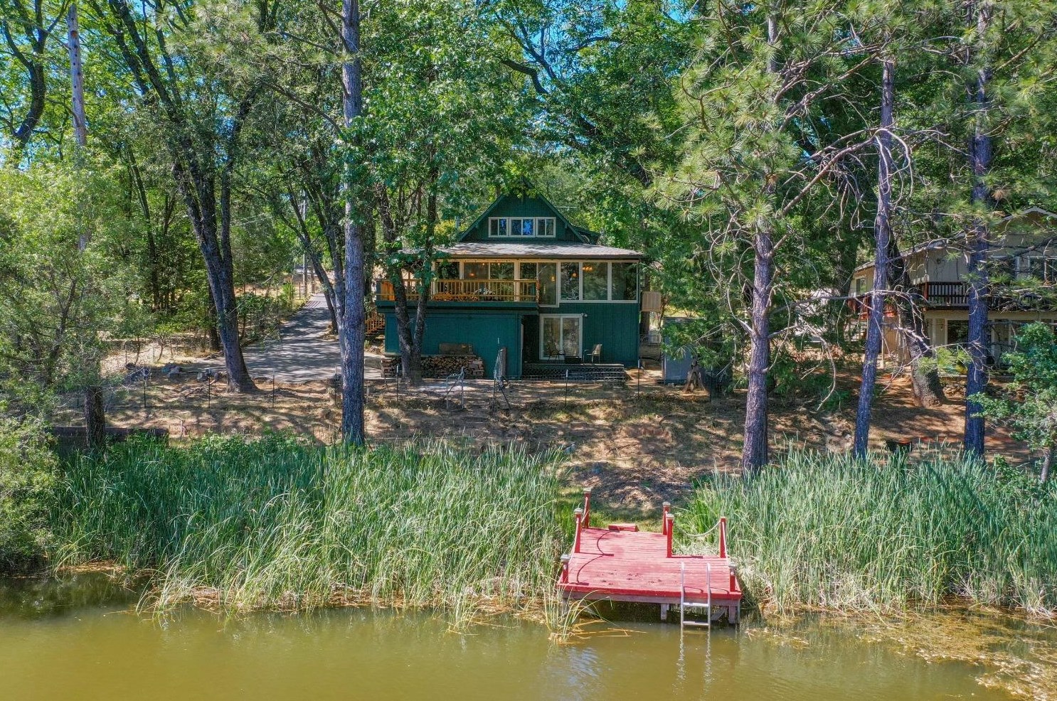 21802 Crystal Lake Dr, Sonora CA  95370-9113 exterior