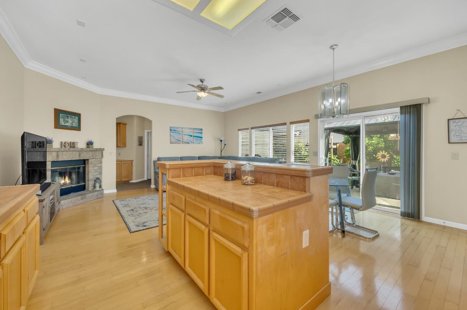 1908 Mckinley St, Rocklin CA  95765-5853 exterior