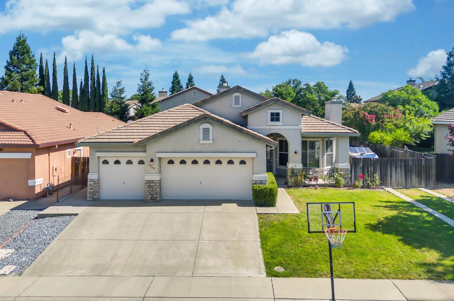 1908 Mckinley St, Rocklin CA  95765-5853 exterior