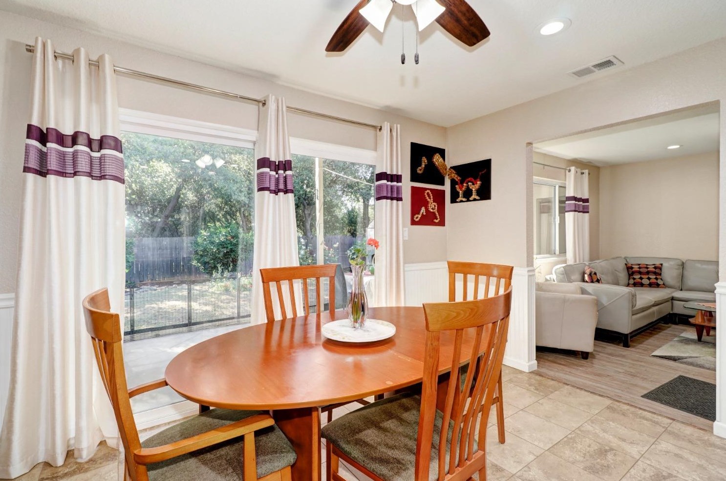 1525 Sierra Gardens Dr, Roseville CA 95661-3620 exterior