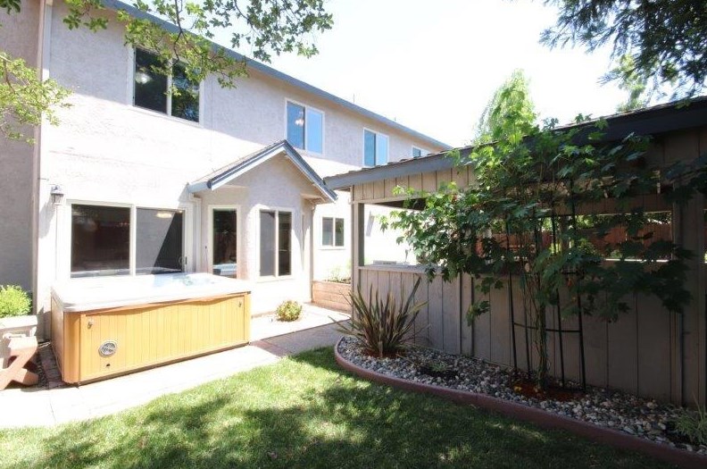4708 Story Way, Elk Grove CA  95758-5117 exterior