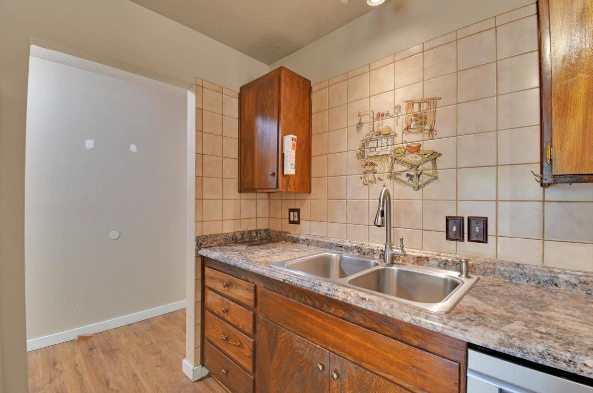 120 Park Ave, Yuba City CA 95991-5829 exterior