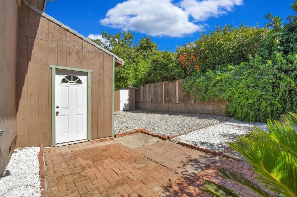 120 Park Ave, Yuba City CA 95991-5829 exterior