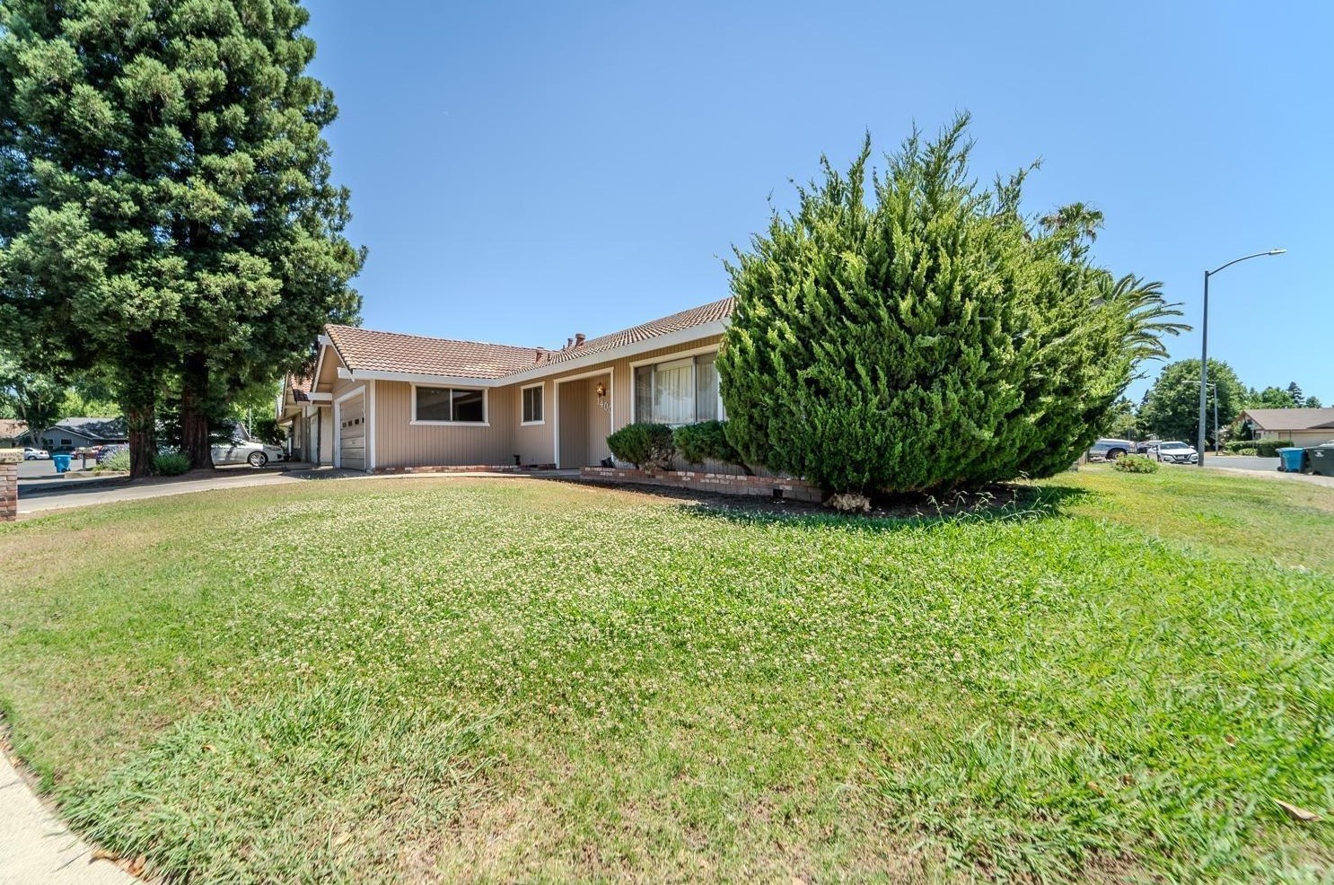 1400 Geary Cir, Yuba City CA  95993-2310 exterior