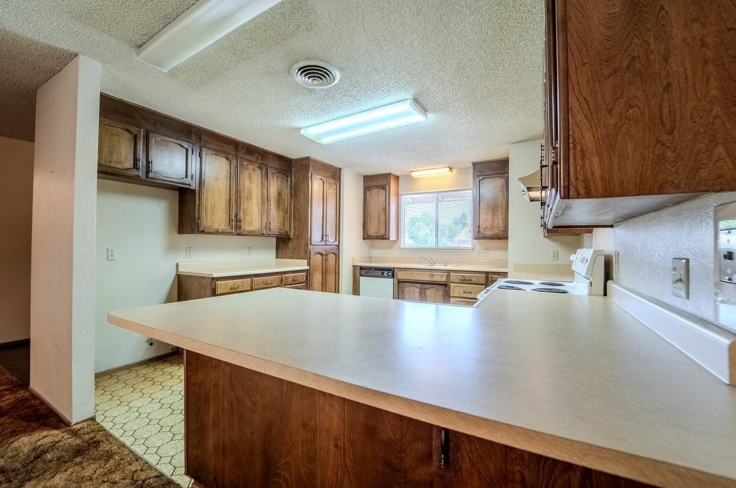 1400 Geary Cir, Yuba City CA  95993-2310 exterior