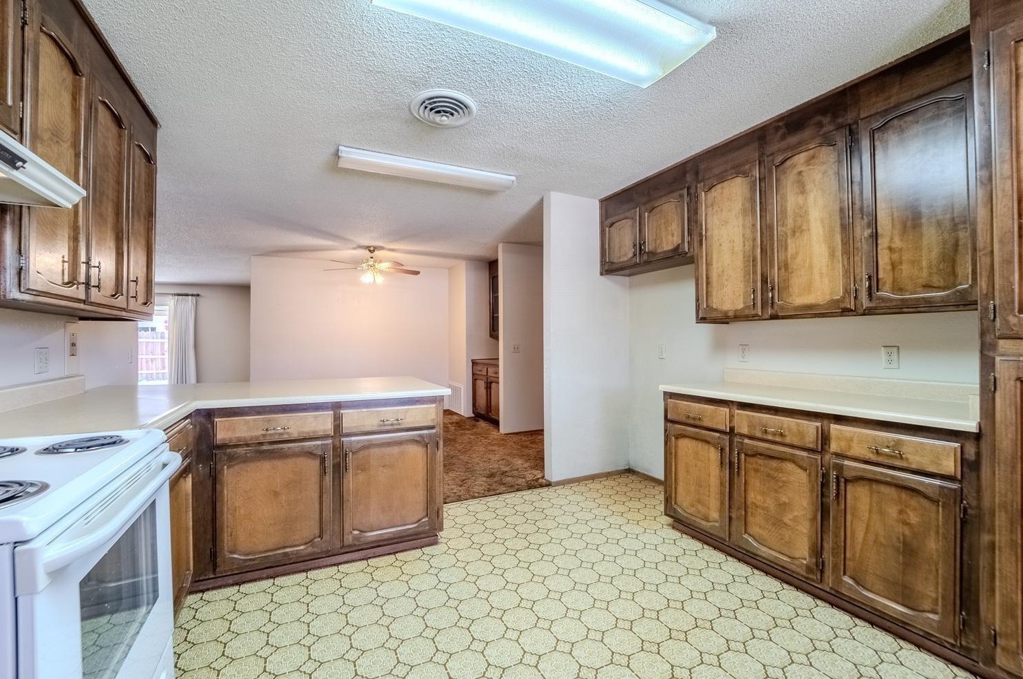 1400 Geary Cir, Yuba City CA  95993-2310 exterior