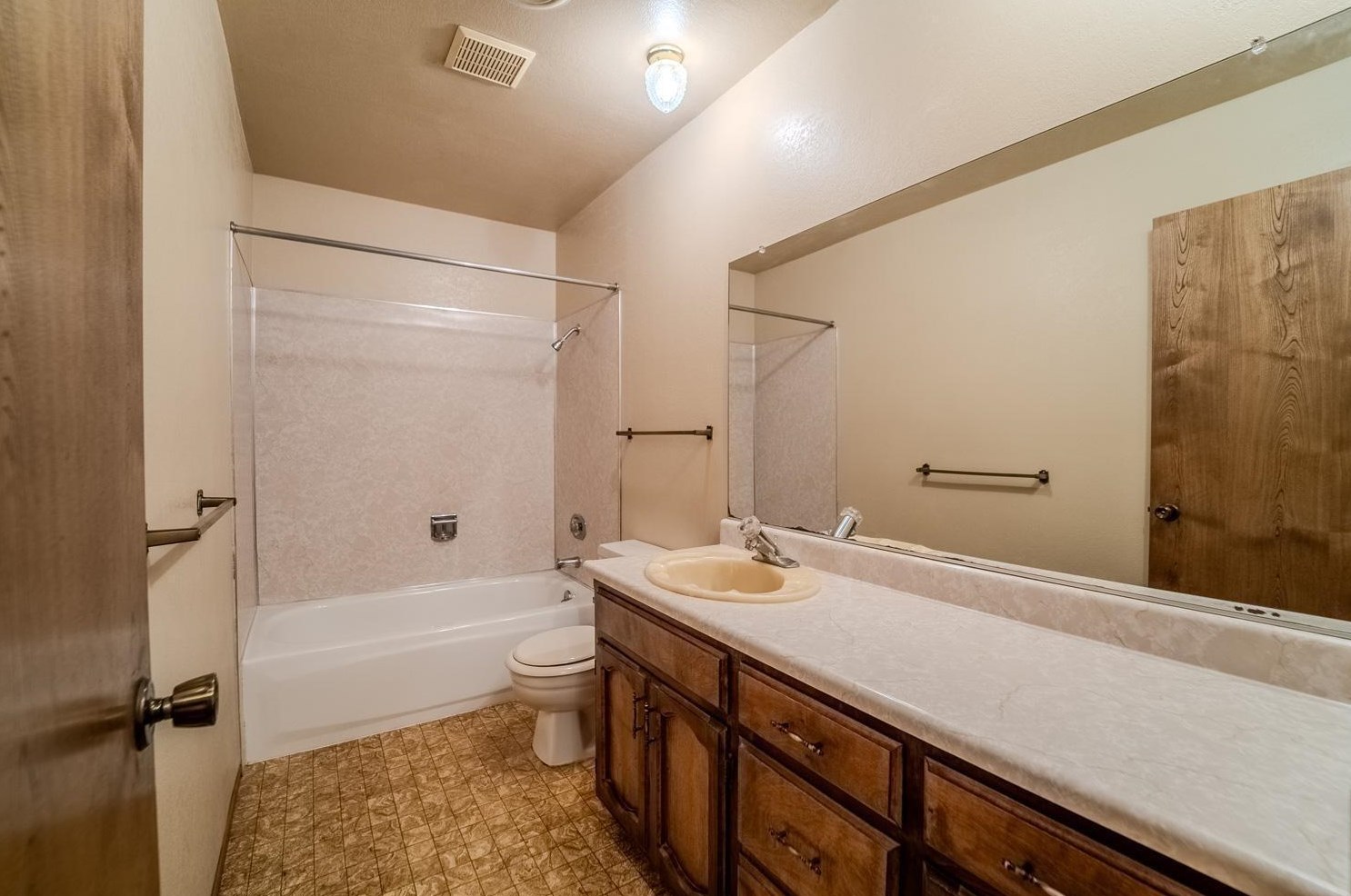 1400 Geary Cir, Yuba City CA  95993-2310 exterior