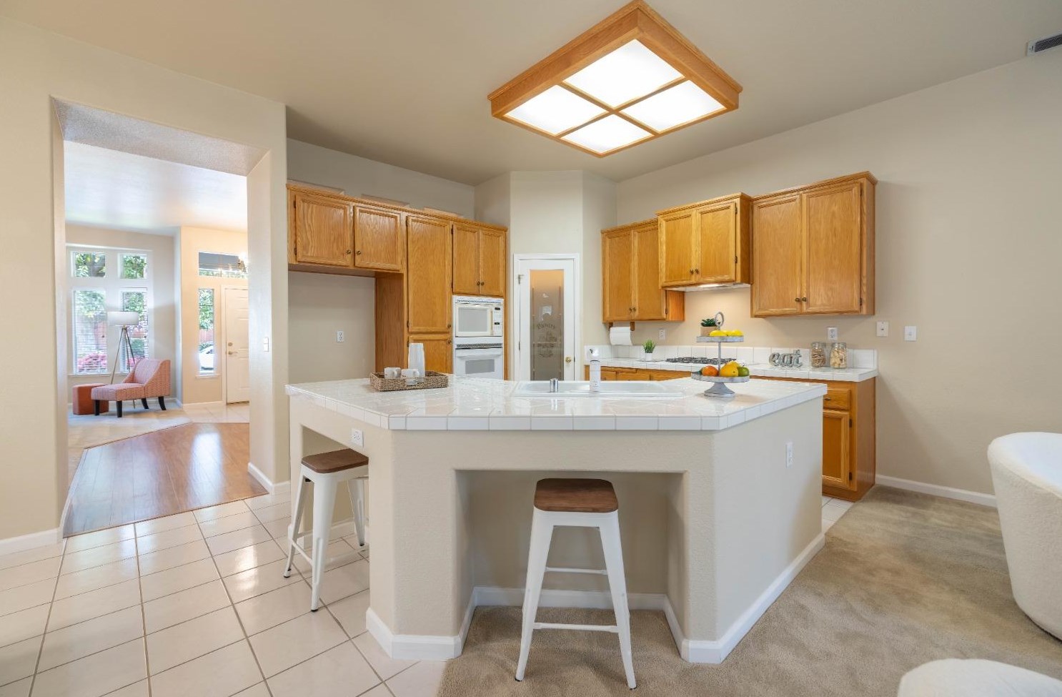 1205 Mercedes Dr, Roseville CA 95747-8507 exterior