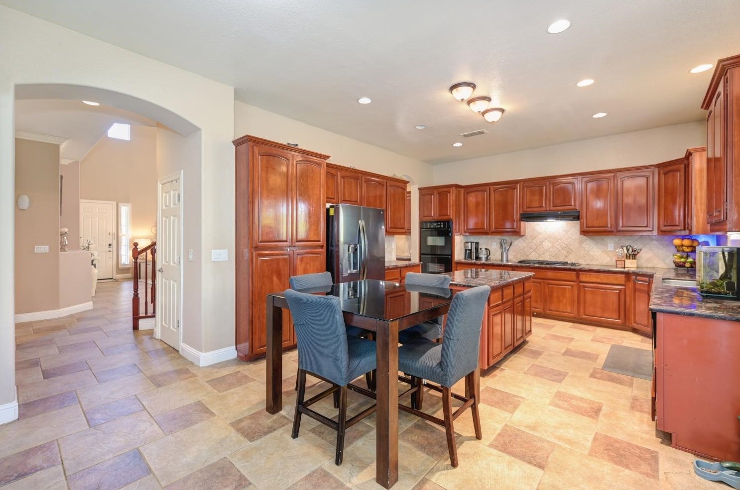 8240 Rebekah Ct, Sacramento CA  95829-9514 exterior