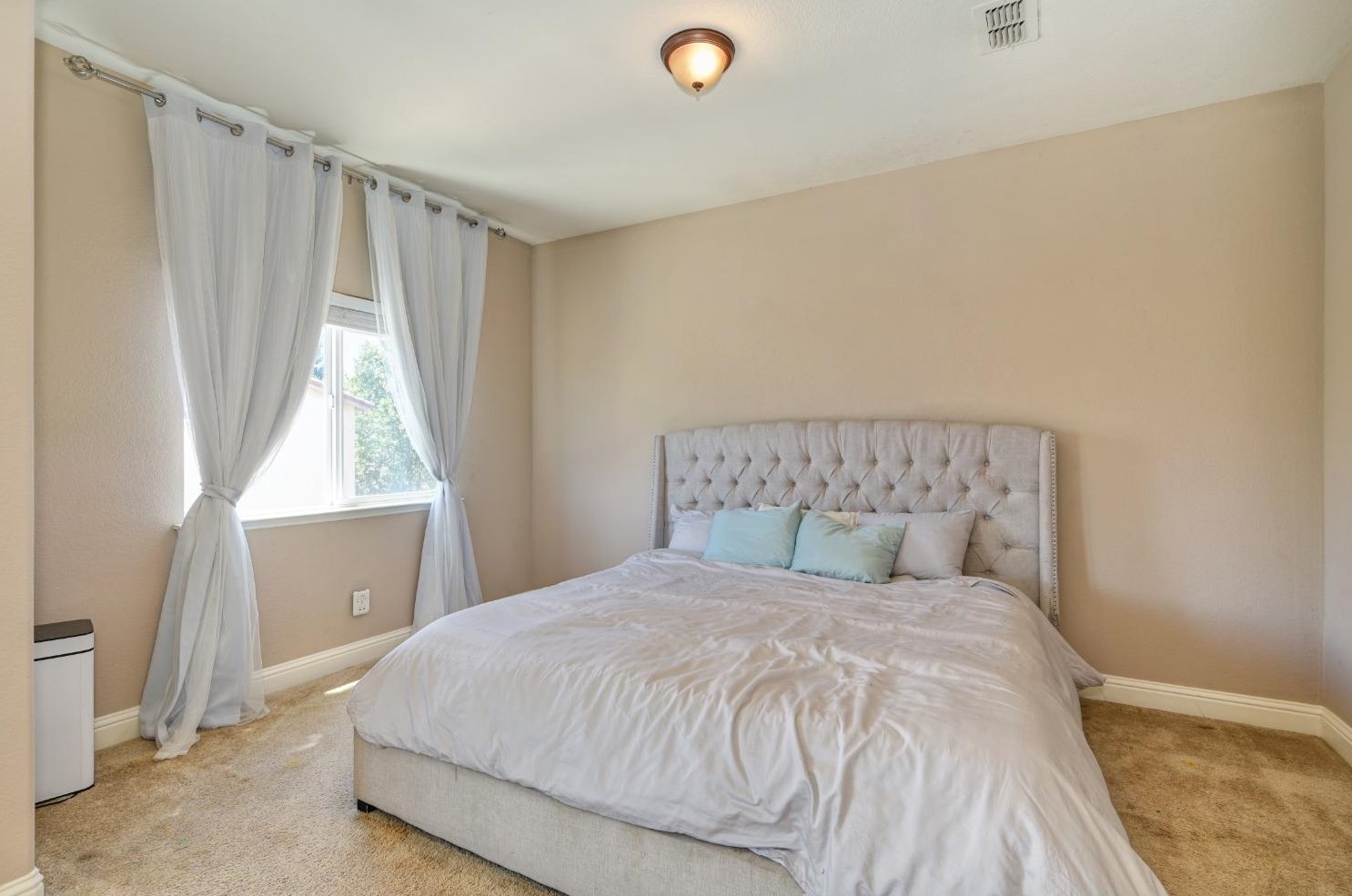 8240 Rebekah Ct, Sacramento CA  95829-9514 exterior
