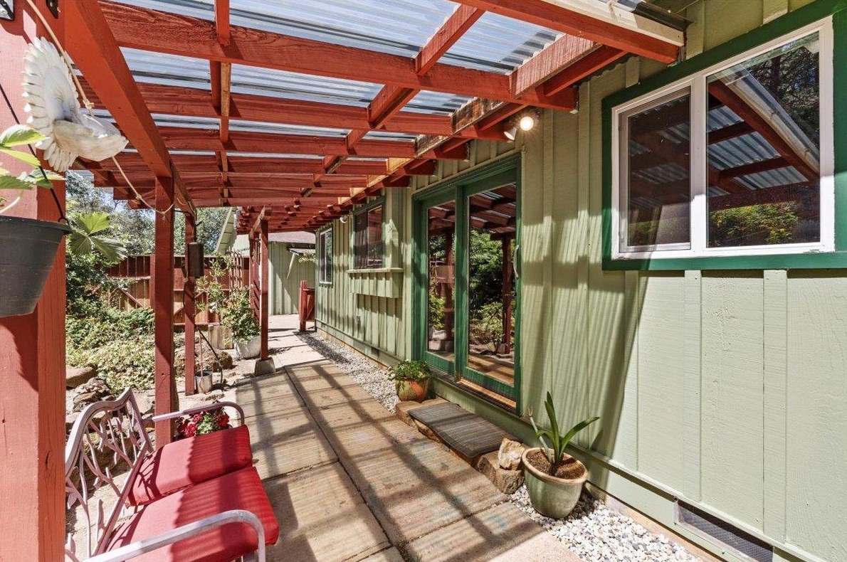 10131 Potlicker Rd, Grass Valley CA  exterior