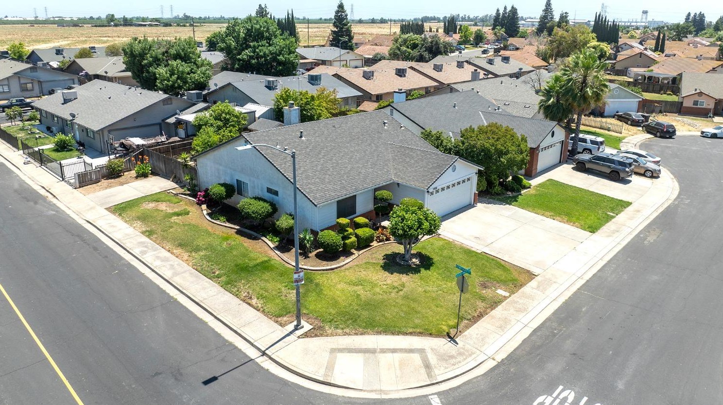5930 Secretariat Ct, Riverbank CA  95367-3076 exterior