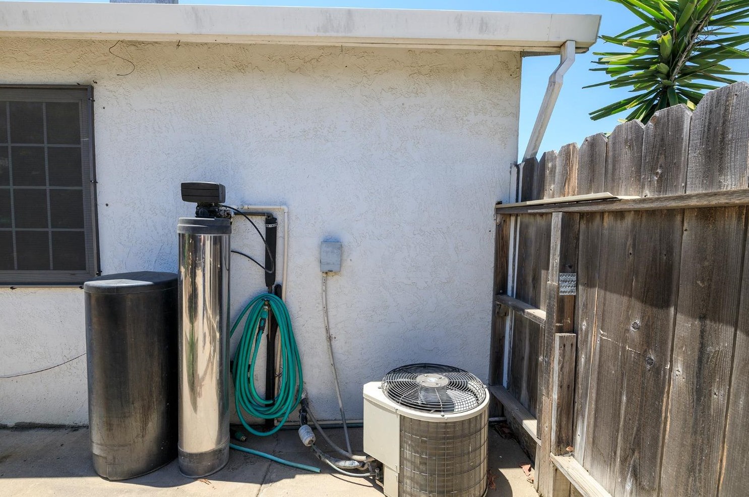 5930 Secretariat Ct, Riverbank CA  95367-3076 exterior