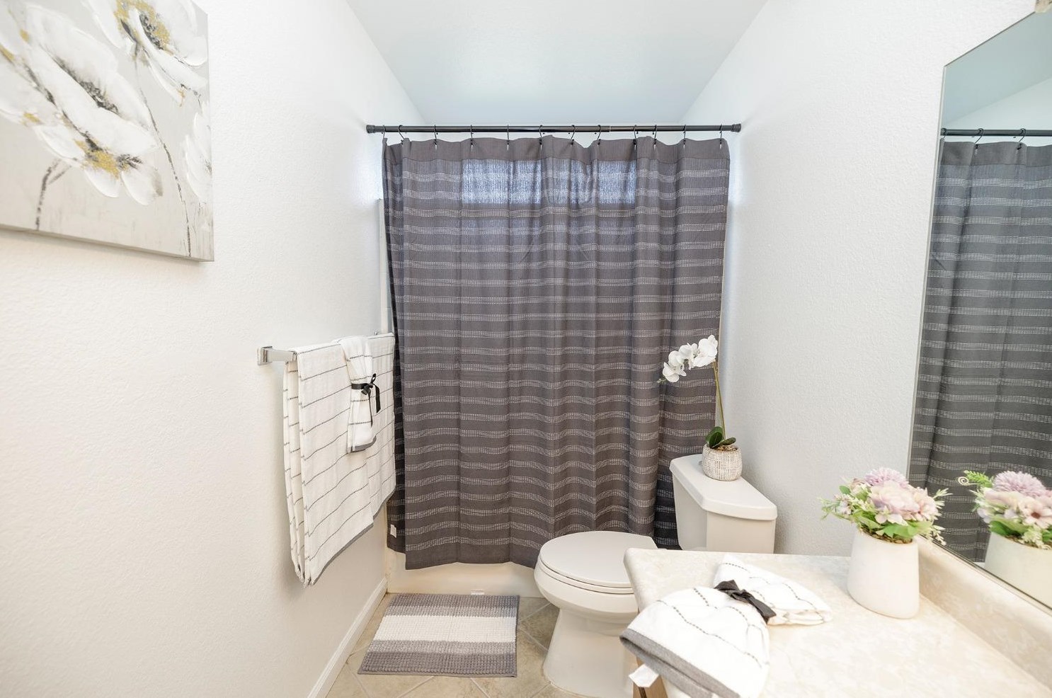 5930 Secretariat Ct, Riverbank CA  95367-3076 exterior