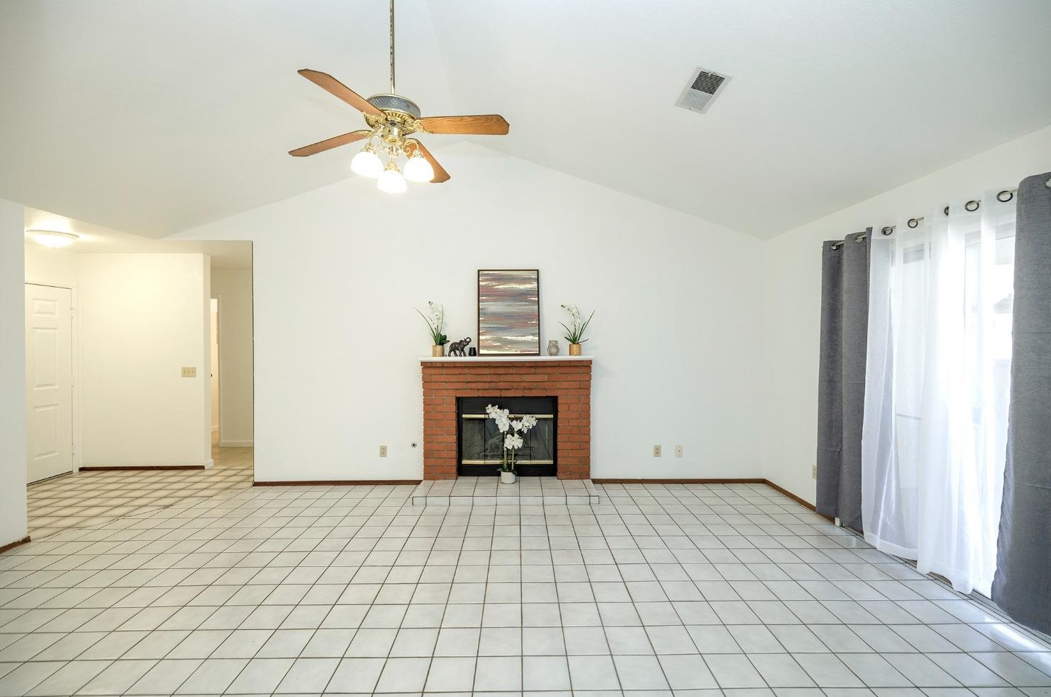 5930 Secretariat Ct, Riverbank CA  95367-3076 exterior