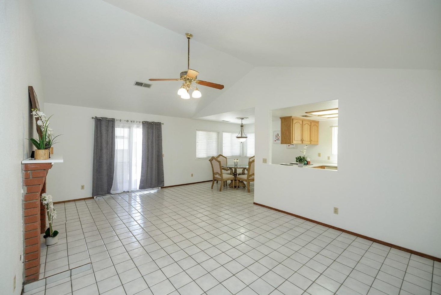 5930 Secretariat Ct, Riverbank CA  95367-3076 exterior