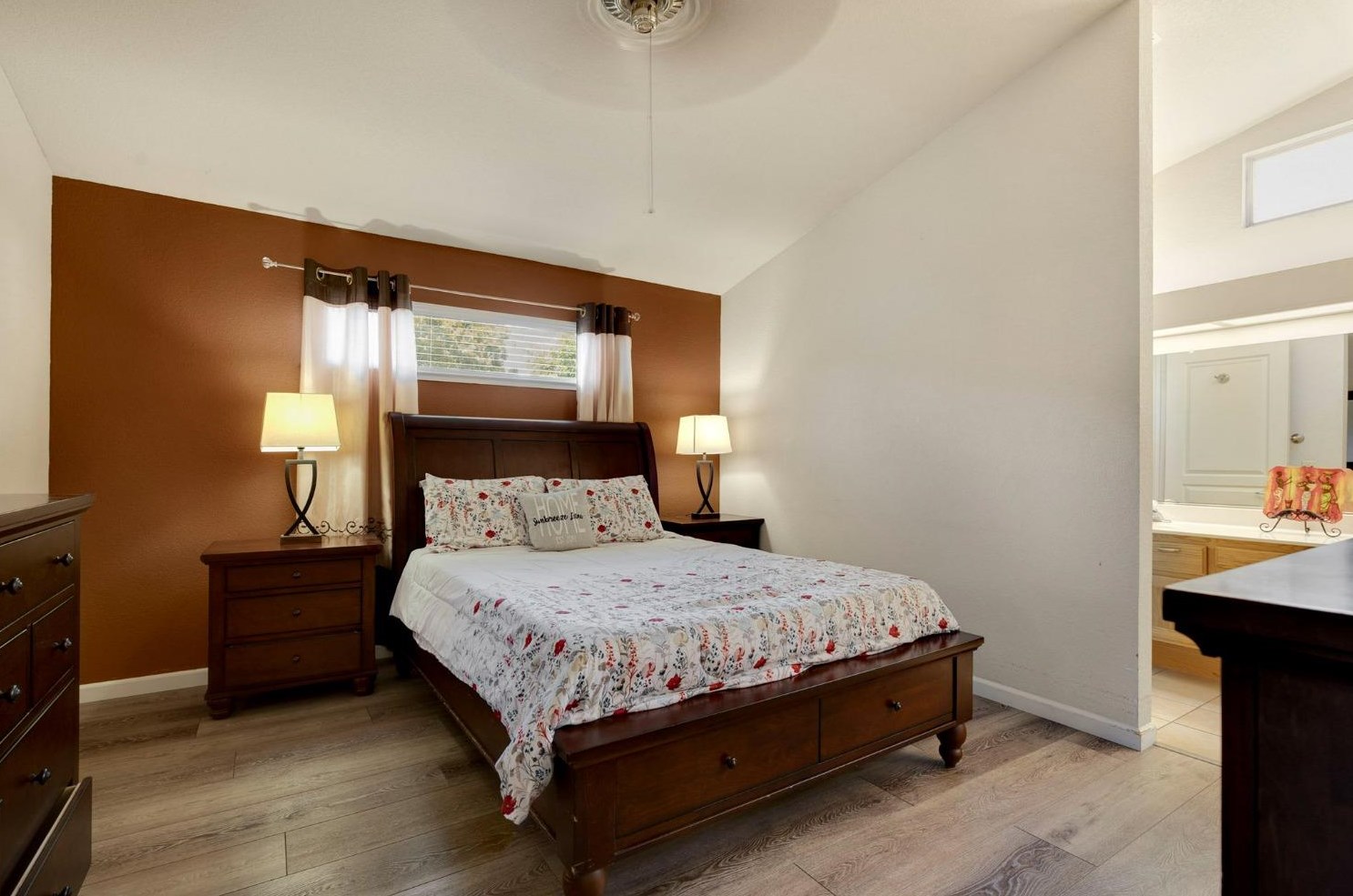 7124 Sunbreeze Ln, Sacramento CA  95828-6263 exterior
