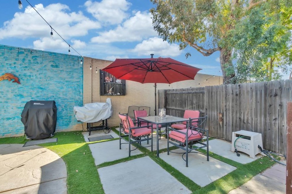 256 Arlington Cir, Woodland CA  95695-2878 exterior
