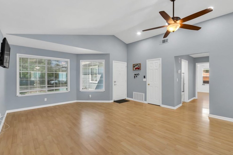 256 Arlington Cir, Woodland CA  95695-2878 exterior