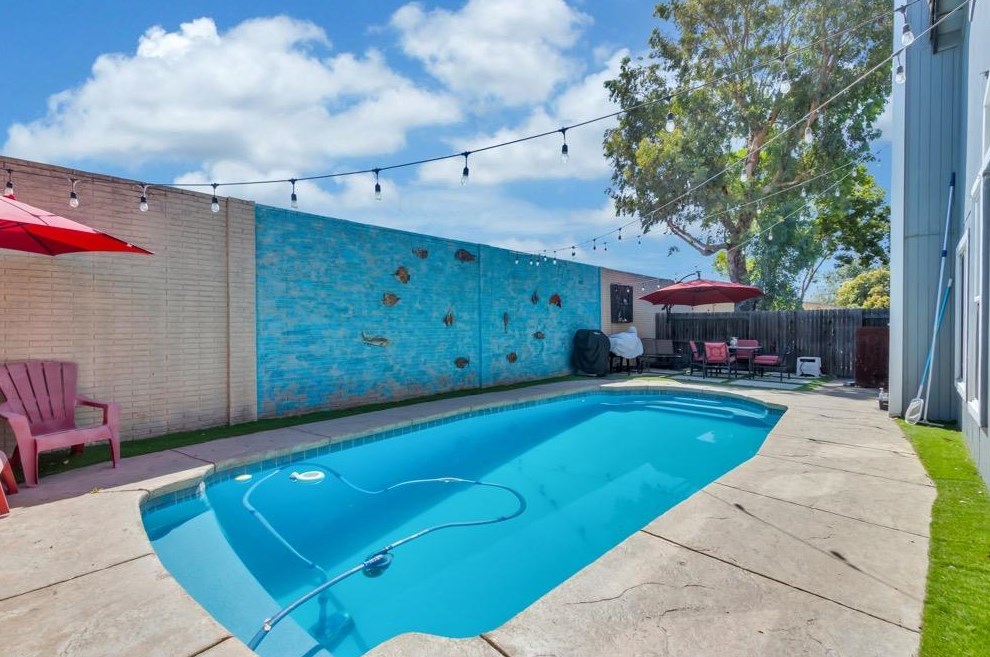 256 Arlington Cir, Woodland CA  95695-2878 exterior