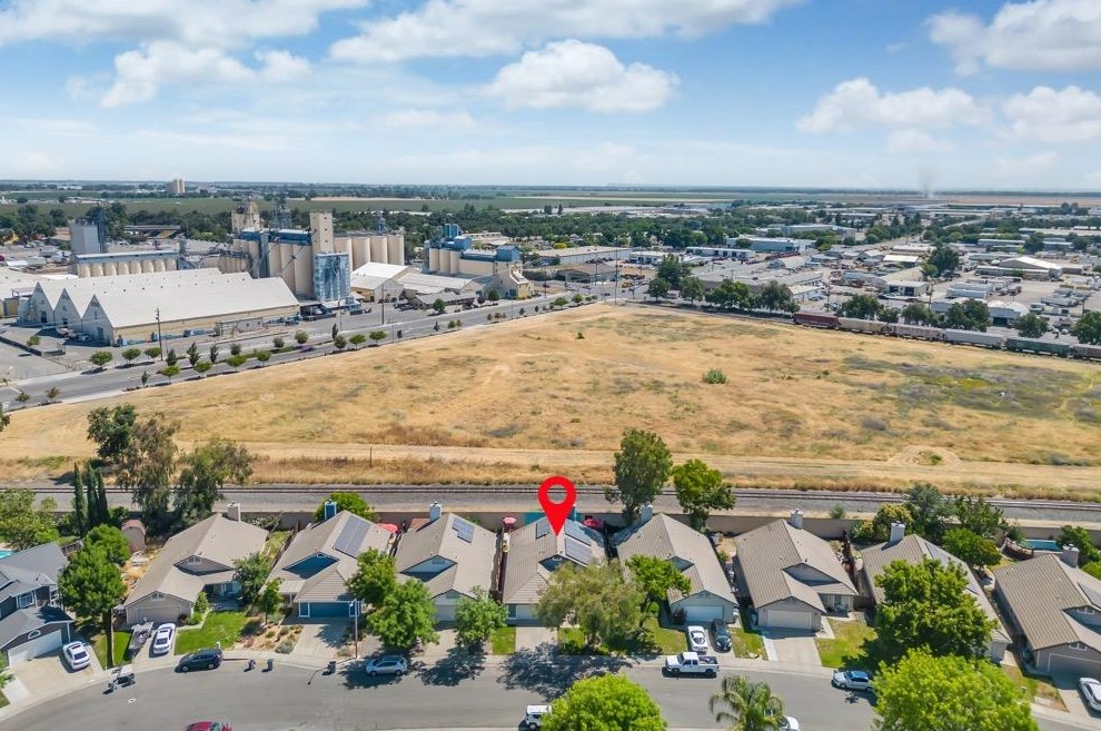 256 Arlington Cir, Woodland CA  95695-2878 exterior