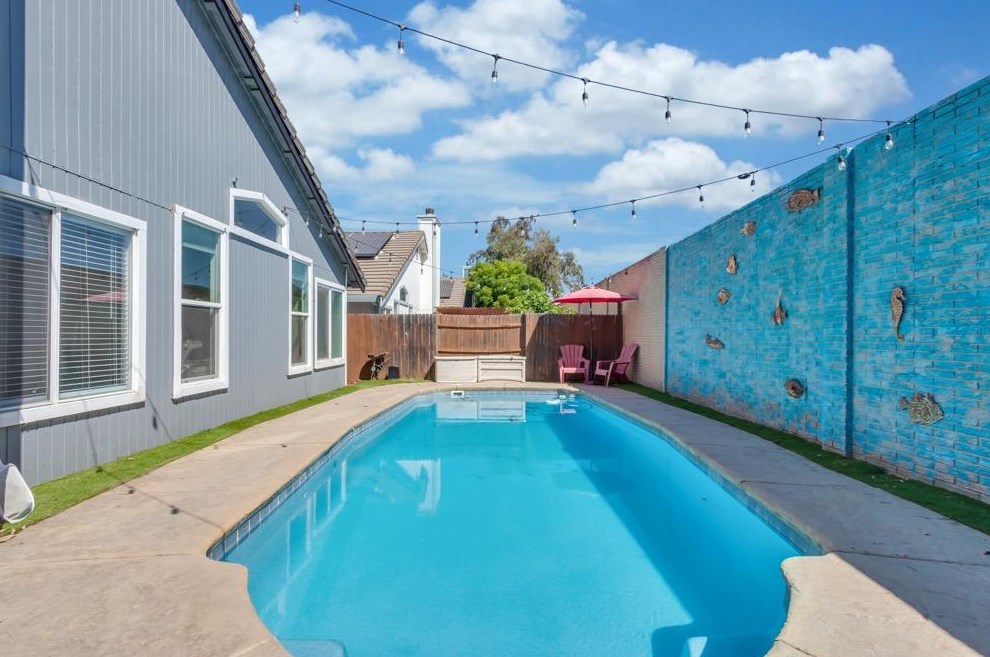 256 Arlington Cir, Woodland CA  95695-2878 exterior
