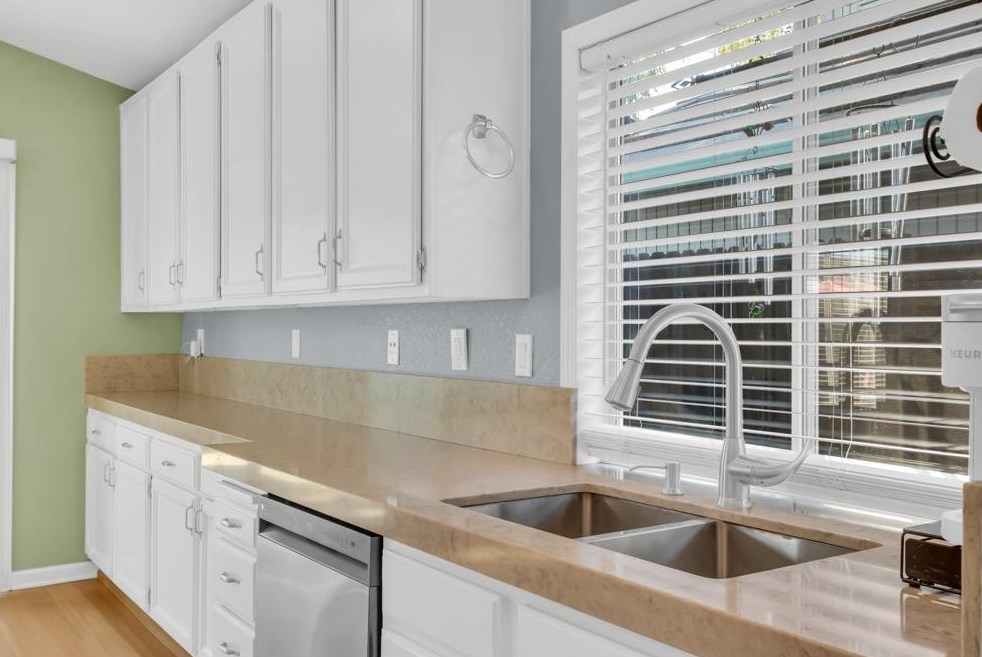 256 Arlington Cir, Woodland CA  95695-2878 exterior