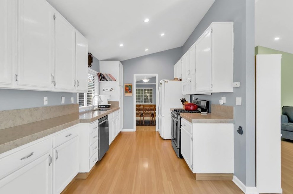 256 Arlington Cir, Woodland CA  95695-2878 exterior