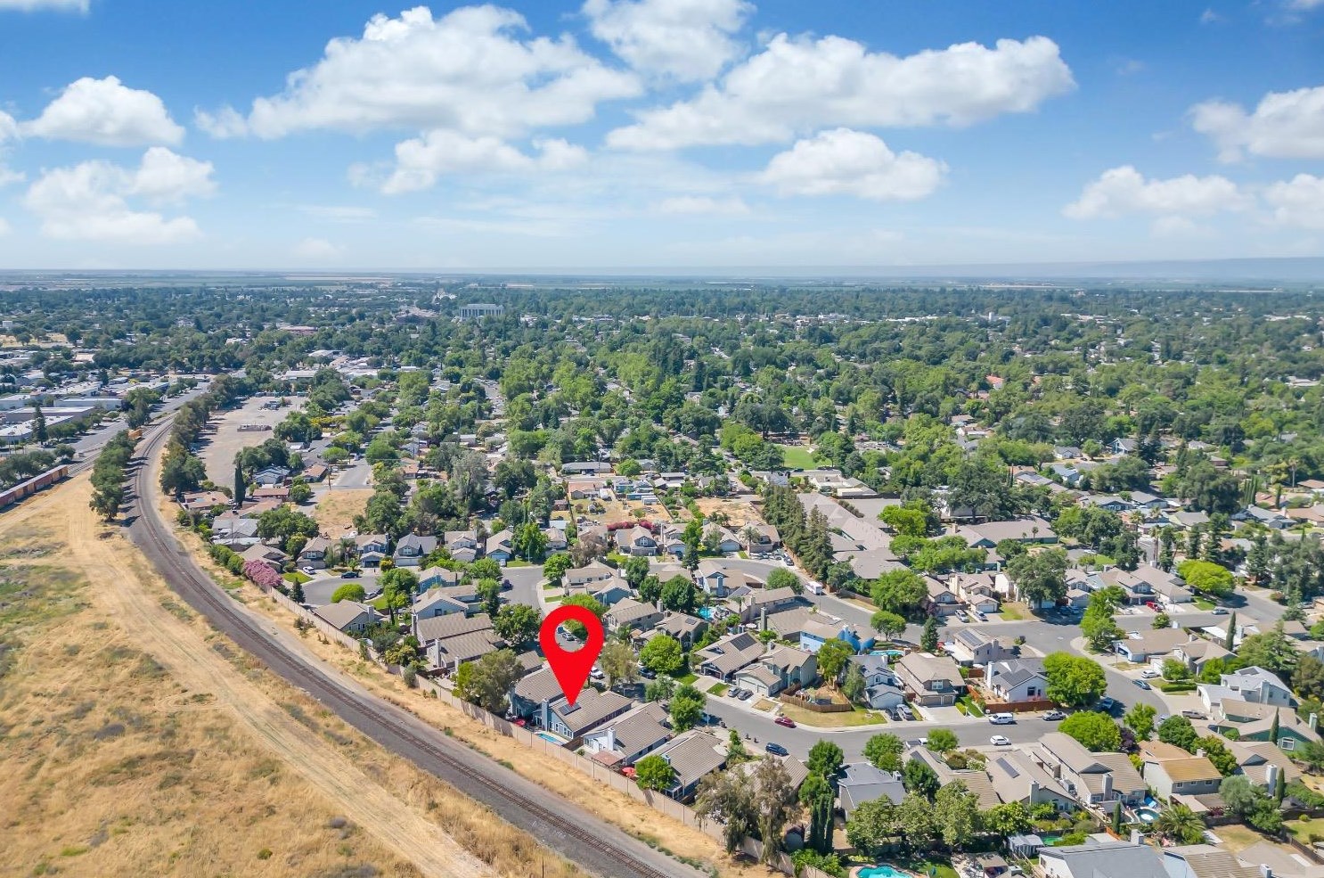 256 Arlington Cir, Woodland CA  95695-2878 exterior