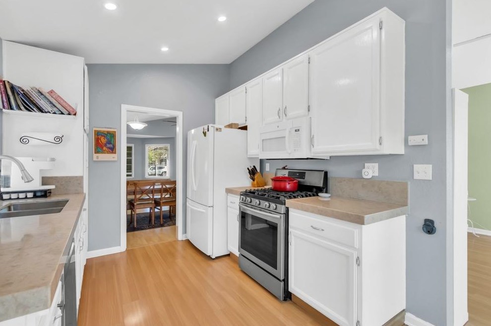 256 Arlington Cir, Woodland CA  95695-2878 exterior