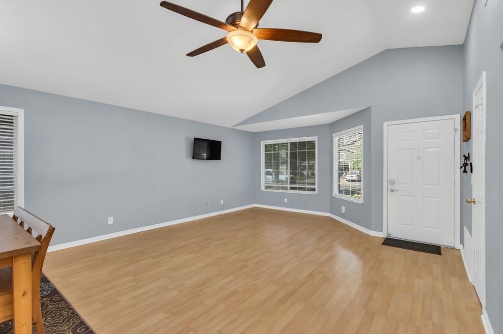 256 Arlington Cir, Woodland CA  95695-2878 exterior