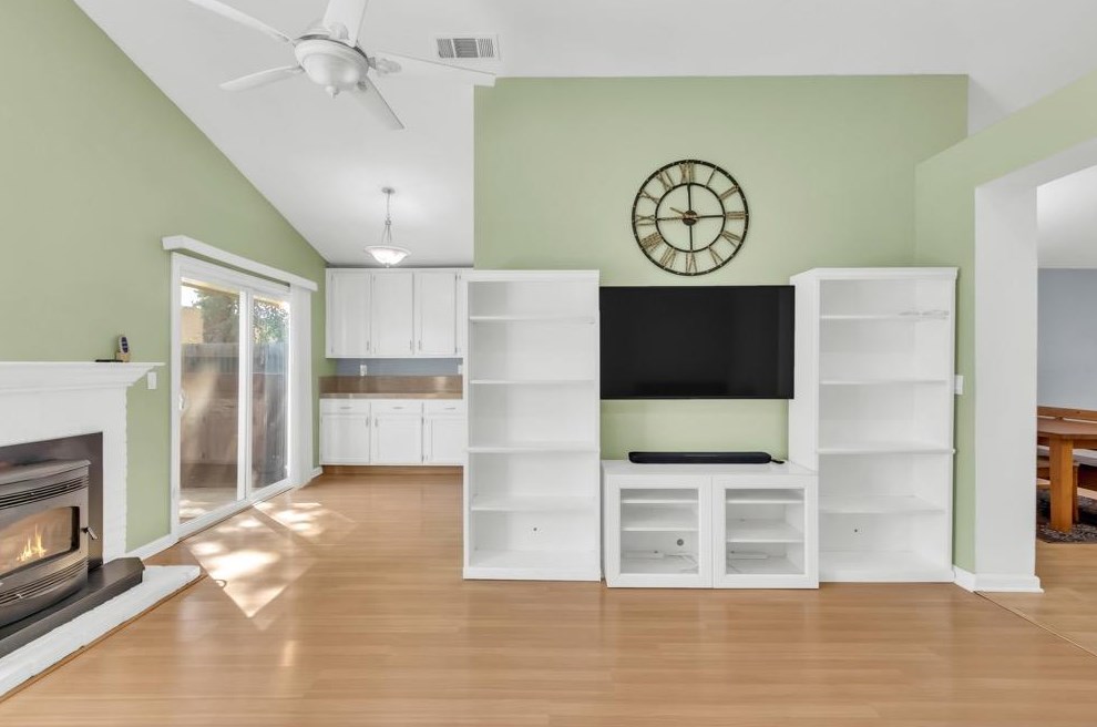 256 Arlington Cir, Woodland CA  95695-2878 exterior